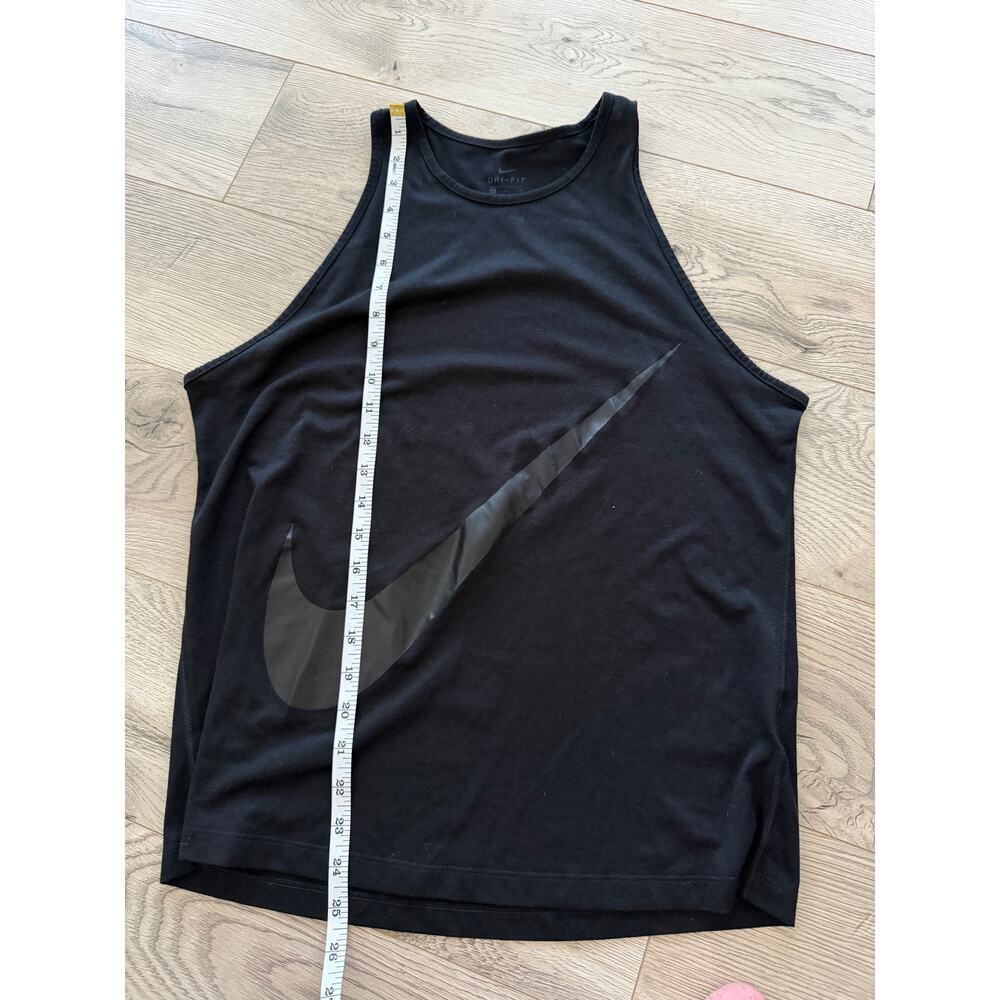 Nike swoosh black tank top sz M activewear lightweight workout gym activewear - Picture 9 of 9
